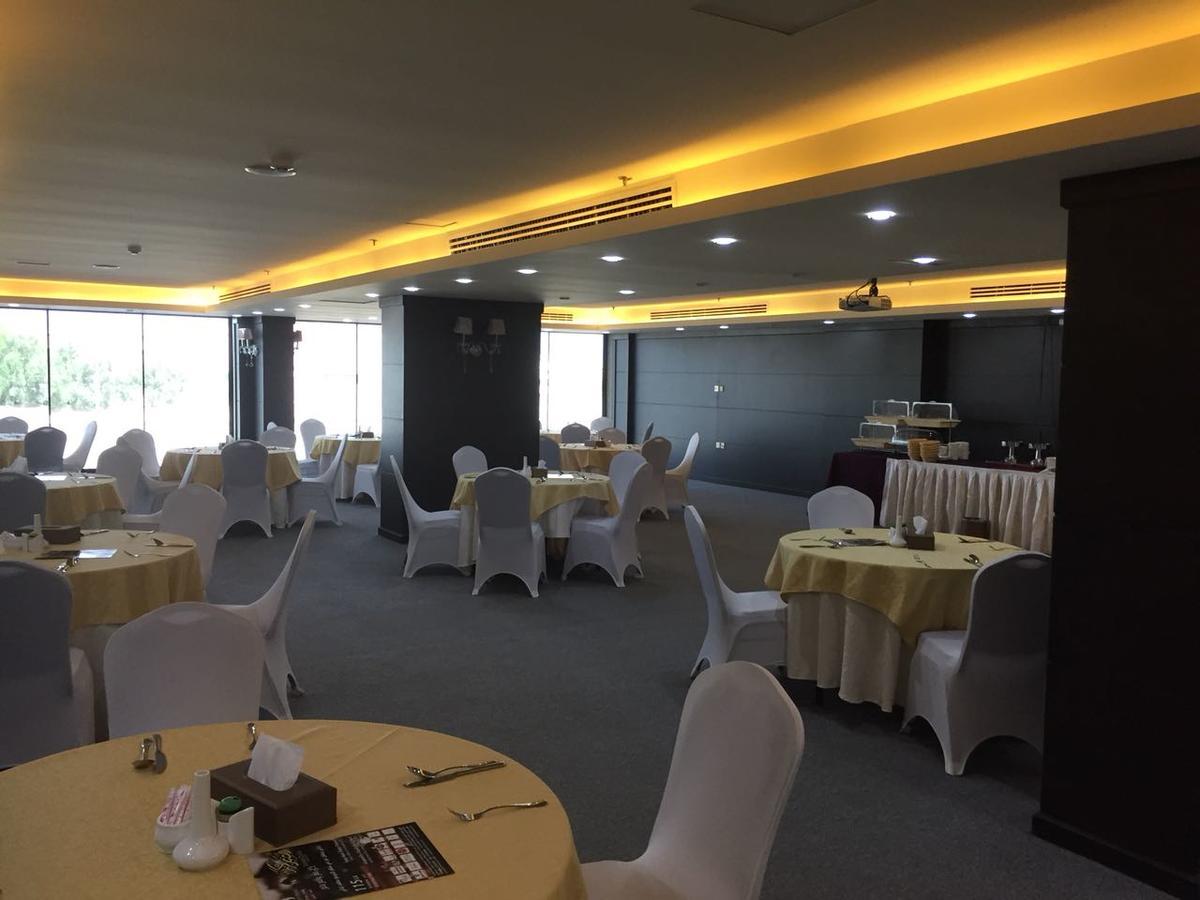 Golden Bujari Alulaya Hotel Al Khobar Exteriör bild